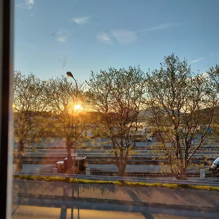 Luksurios Midt I 波多