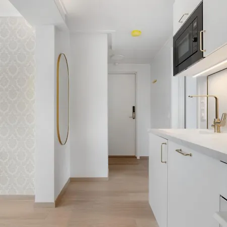Luksurios Midt I Apartment