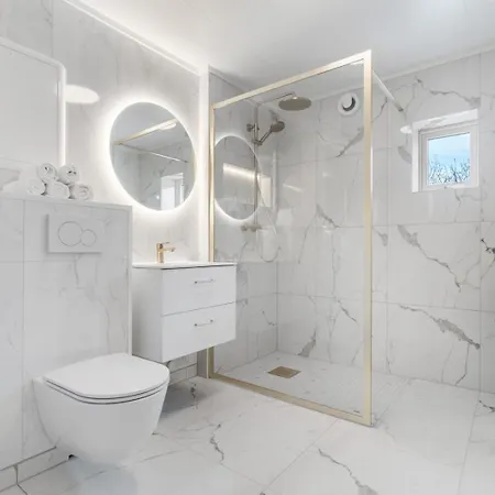 Apartment Luksurios Midt I
